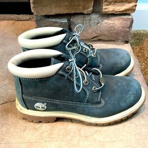 listing-status-banner